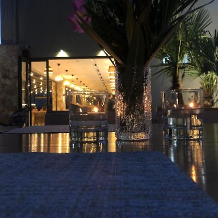 Hotel Qeparo Luaran gambar