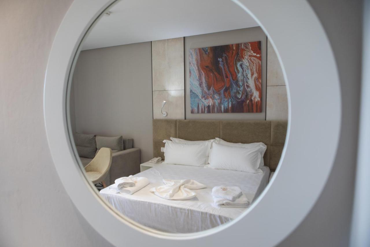 Hotel Qeparo Luaran gambar