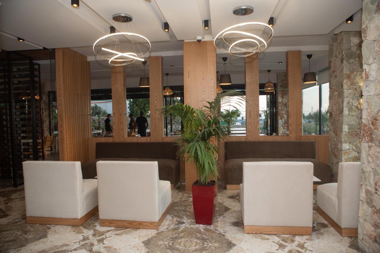 Hotel Qeparo Luaran gambar