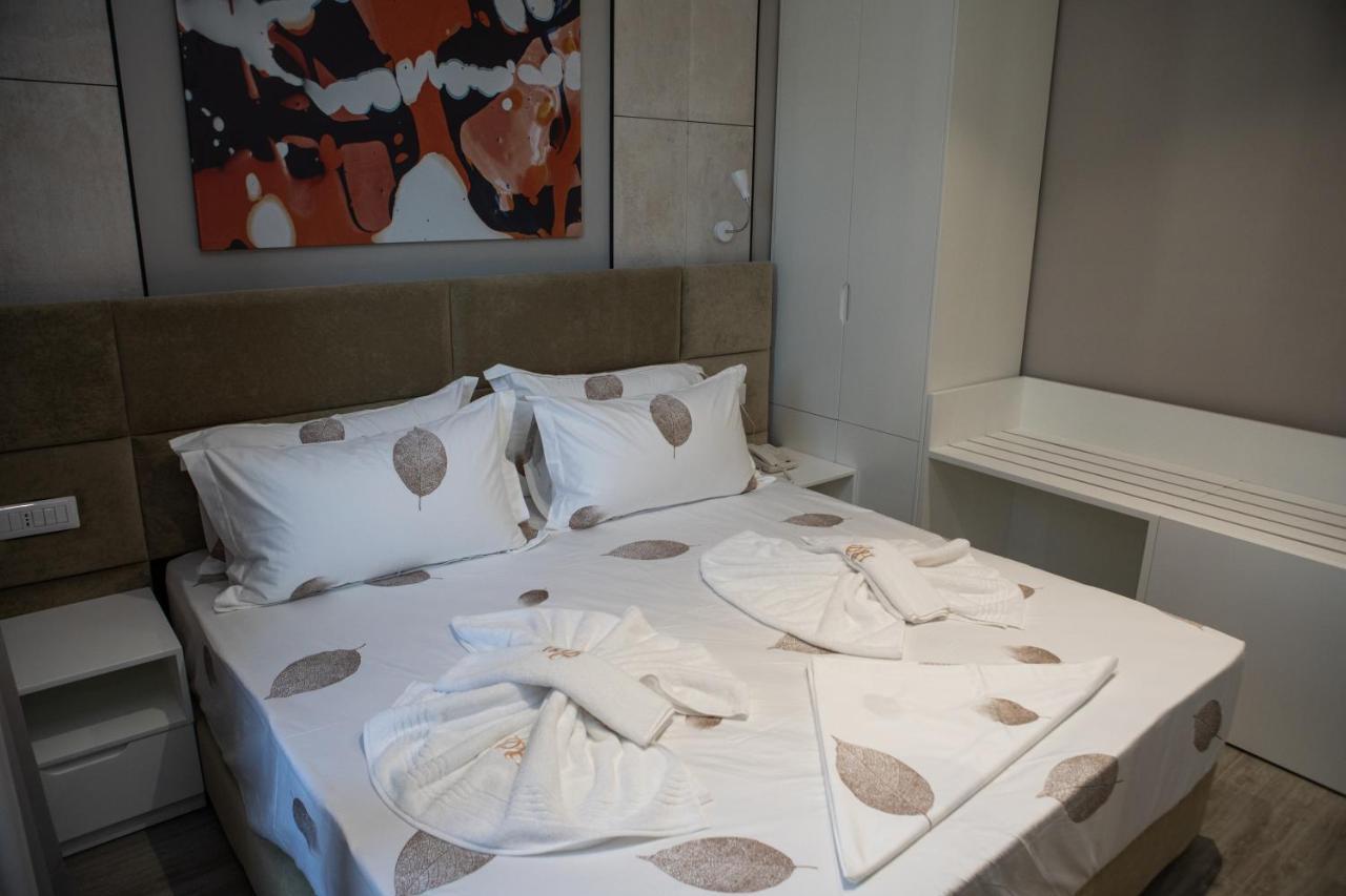 Hotel Qeparo Luaran gambar