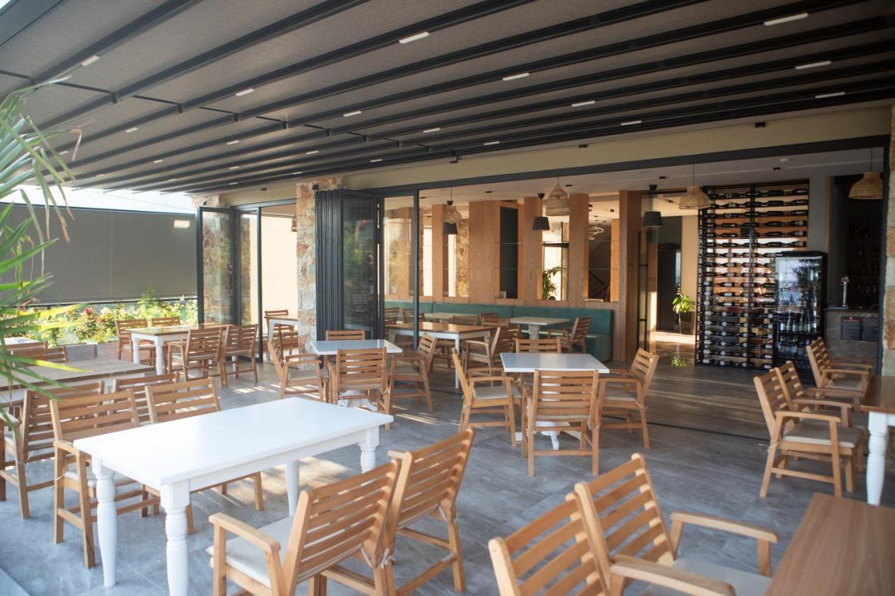 Hotel Qeparo Luaran gambar