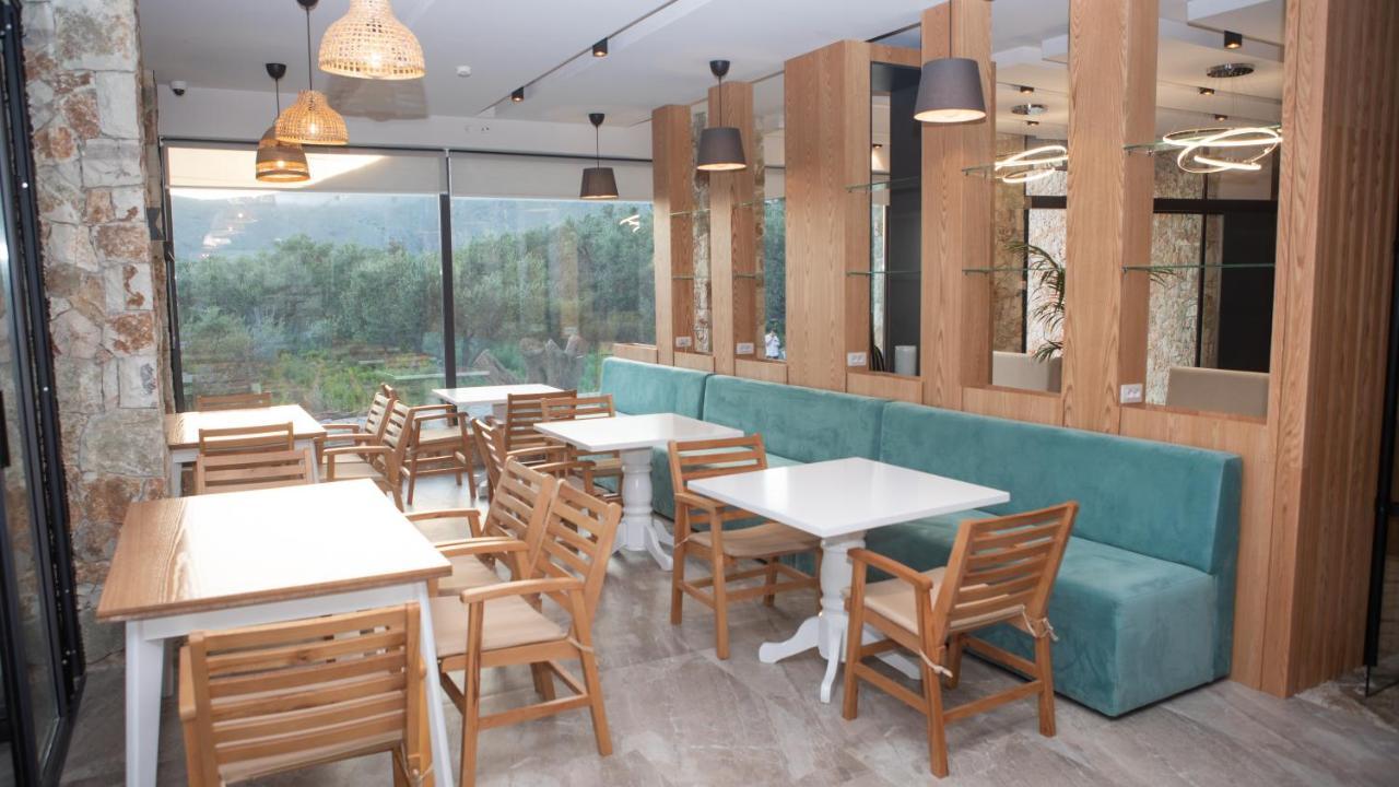Hotel Qeparo Luaran gambar